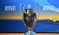 Trophée de la Ligue des champions exposé lors du tirage au sort des quarts de finale, à Nyon, le 16 mars 2018