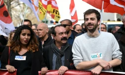Samia Moktar (UNL) Philippe Martinez (CGT), et William Martinet (UNEF) lors d'une manifestation contre la loi travail le 5 avril 206 à Paris