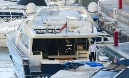 Des policiers Ă bord du yacht de l'homme d'affaires Yorgen Fenech dans le port de Portomaso, Ă Malte, le 20 novembre 2019