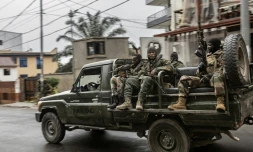 Des combattants du M23 circulent dans un véhicule ayant appartenu aux Forces armées de la République démocratique du Congo (FARDC) lors d'une patrouille dans les rues de Goma, le 29 janvier 2025 en RDC