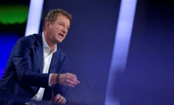 Le candidat écologiste à la présidentielle Yannick Jadot sur le plateau de France 2 le 18 novembre 2021