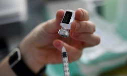 Face au démarrage d'une septième vague de l'épidémie de Covid-19, le gouvernement mise sur la vaccination et la "responsabilité citoyenne"
