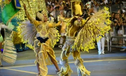 Des danseurs de samba au carnaval de Sao Paulo, au Brésil, le 11 février 2018