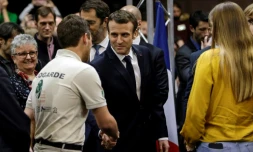 Emmanuel Macron arrive à Gréoux-les-Bains, le 7 mars 2019, pour un débat sur l'environnement