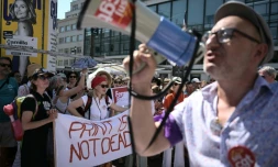 Manifestation à Paris place de la Bourse pour défendre la presse, le 18 juin 2026
