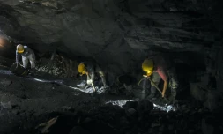Des mineurs dans une mine d'or à La Llanada, en Colombie, le 20 octobre 2015