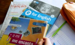 Un élÚve prépare ses manuels le 11 mars 2015 à Lille