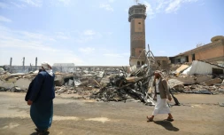 Les dégâts dans l'aéroport international de Sanaa au lendemain de frappes israéliennes, le 7 mai 2025