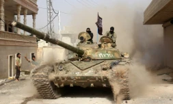 Des combattants islamistes affiliés à Al-Qaïda entrent dans Ariha, une ville de la province d'Idleb, le 28 mai 2015