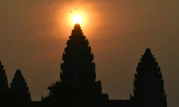 Lever du soleil au temple d'Angkor Wat, le 8 avril 2022 à Siem Reap, au Cambodge