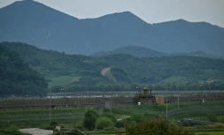 Un poste d'observation sud-coréen face au côté nord-coréen de la zone démilitarisée (ZDM) séparant les deux Corées, vu depuis Paju, le 12 septembre 2026
