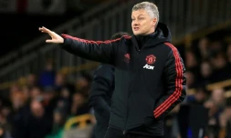 Gunnar Solskjaer, alors entraîneur par interim de Manchester United, donne des instructions en Coupe d'Angleterre contre Wolverhampton, le 16 mars 2019 à Wolverhampton