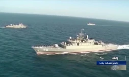 Capture d'écran d'une image diffusée le 27 décembre 2019 par la télévision d'Etat iranienne IRIB, montre la frégate iranienne Jamaran lors d'un exercice naval irano-russo-chinois dans l'océan indien et en mer d'Oman.