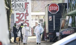 Des membres de la police scientifique allemande dans un quartier de Berlin, le 3 mars 2024