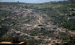 Des bâtiments démolis par l'armée israélienne dans le village de Beit Lif, dans le sud du Liban, le 22 avril 2026