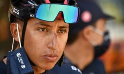 Le Colombien Egan Bernal, dernier vainqueur, au départ de la 16e étape du Tour de France le 15 septembre 2020 à Tour du Pin