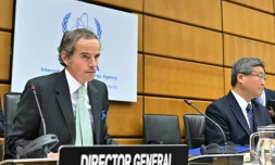 Le directeur général de l'AIEA, Rafael Grossi (g), à l'ouverture du Conseil des gouverneurs de l'AIEA, le 6 juin 2022 à Vienne 