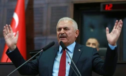 Le Premier ministre turc Binali Yildirim s'exprime devant les membres de son parti AK le 19 juillet 2016 Ă Ankara