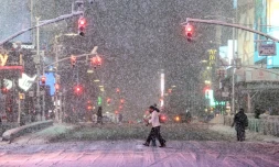 Chute de neige sur Times Square à New York le 22 février 2026