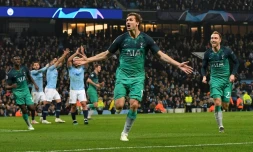 L'attaquant espagnol de Tottenham Fernando Llorente (c) vient de marquer le 3e but de son équipe sur le terrain de Manchester City en quart de finale retour de la Ligue des champions, le 17 avril 2019