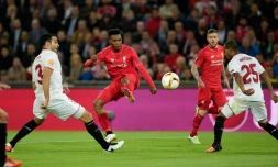 L'attaquant de Liverpool Daniel Sturridge ouvre le score face à Séville lors de la finale de l'Europa League, le 18 mai 2016 à Bùle