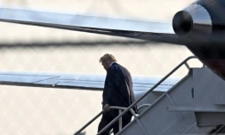 L'ancien président américain Donald Trump à son arrivée à l'aéroport d'Atlanta, le 24 août 2023 en Géorgie