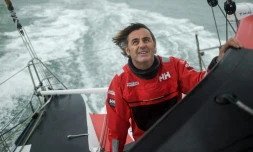 Le skipper Yannick Bestaven, à bord de son bateau "Maitre Coq", le 7 octobre 2020, au larde de La Rochelle