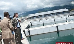 Vendredi 30 janvier 2009 : Yves Jégo en visite au port de la Pointe des Galets