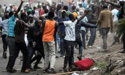 De violents affrontements ont opposé dans le bidonville de Mathare à Nairobi des membres de l'ethnie kikuyu du président Uhuru Kenyatta et des partisans luo de l'opposant Raila Odinga, le 13 août 2017 