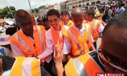 Lundi 2 fevrier 2009
 Antananarivo meeting du maire Andry Rajoelina devant 10000 personnes sur la place du 13 mai