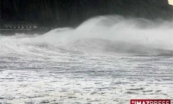 Jeudi 5 Février 2009

Une forte houle est générée par le cyclone Gaël