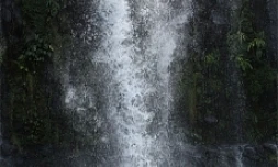 Cascade dans l'ouest de l'île