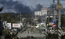 Evacuation de civils de la ville d'Irpin, au nord de Kiev, le 10 mars 2022