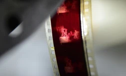 L'industrie du X regarde du côté de la réalité virtuelle avec l'espoir de retenir les spectateurs qui ont déserté les cinémas spécialisés et leur préfèrent le tout-gratuit en ligne