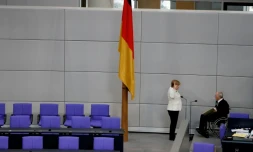 La chancelière Angela Merkel prête serment devant le président allemand Wolfgang Schaueuble, le 14 mars 2018 au Bundestag à Berlin