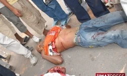Samedi 7 Fevrier 2009

Antanarivo la police à tiré dans la foules provoquant des dizaines de morts

Photo Fidisoa Ram