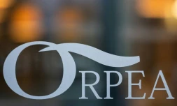 L'Etat dépose plainte contre le groupe d'Ehpad privés Orpea et demandera le remboursement des dotations publiques présumées détournées de leurs fins, a annoncé le gouvernement