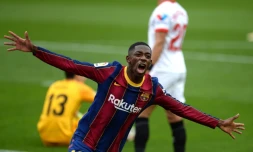 L'attaquant français du FC Barcelone Ousmane Dembélé aprÚs un but contre le Séville FC, le 27 février 2021 au stade Pizjuan