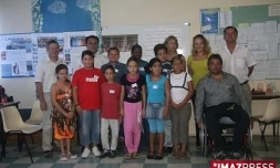 Didier Robert a écouté des propositions des enfants pour faciliter la circulation des non voyants dans le contexte urbain