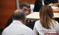 Mardi 24 Février 2009

La cour d'Assises a annulé pour vice de forme toute la procédure qui avait conduit à la mise en examen des 4 hommes pour assassinat dans l'affaire de la tuerie de Fenoarivo près d'Antananari