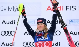 L'Américaine Mikaela Shiffrin après sa victoire au slalol de Spindleruv Mlyn, en République tchèque, le 25 janvier 2026