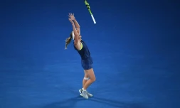 La Danoise Caroline Wozniacki ivre de joie après son succès sur la Roumaine Simona Halep en finale de l'Open d'Australie, à Melbourne, le 27 janvier 2018
