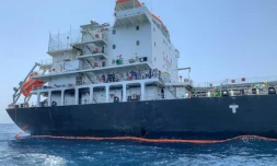 Photo du tanker japonais Kokuka Courageous, prise lors d'un tour organisé par la Marine américaine (NAVCENT) le 19 juin 2019
