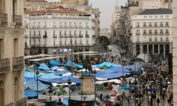 Des militants du droit au logement occupent la place Puerta des Sol Ă Madrid, le 28 septembre 2026