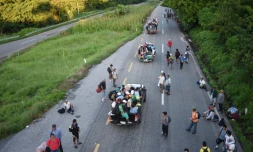 Des migrants honduriens de la caravane en route vers les Etats-Unis, le 25 octobre 2018 à Mapastepec, au Mexique