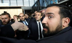 Alexandre Benalla assurant la sécurité d'Emmanuel Macron au salon de l'Agriculture, le 24 février 2018