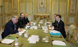 De g. à d. : le président du Sénat Gérard Larcher, le Premier ministre Edouard Philippe, le président de l'Assemblée nationale François de Rugy, le secrétaire général de l'Elysée Alexis Kohler et le président Emmanuel Macron, le 30 mars 2018 à Paris