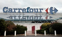 Un magasin de l'enseigne Carrefour, à Villiers-en-BiÚre, prÚs de Paris, le 27 décembre 2013