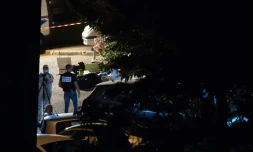 Des policiers examinent une scĂšne de crime Ă Marseille, le 25 juin 2016