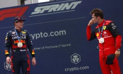 Le Néerlandais Max Verstappen (Red Bull), vainqueur de la course sprint, le 23 avril 2022 sur le circuit d'Imola, partira en pole position devant le Monégasque Charles Leclerc (Ferrari) pour le Grand Prix d'Emilie-Romagne de Formule 1